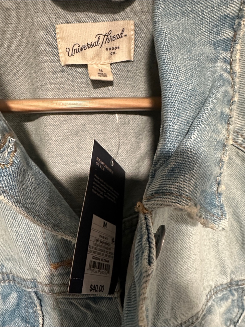 Universal thread Light Wash Denim Jacket - Picture 2 of 4